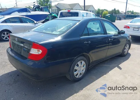2002 Toyota Camry Le z USA, uszkodzony, nr VIN 4T1BE32K72U110285